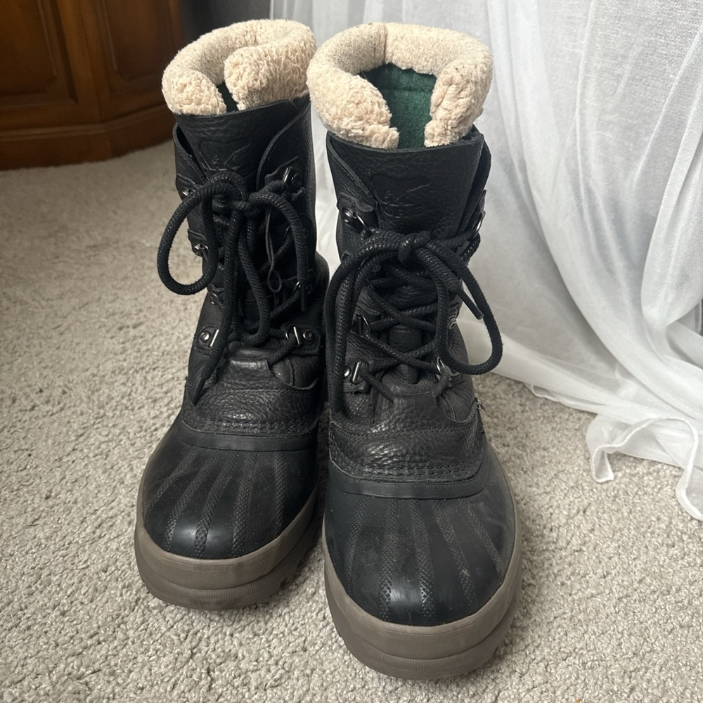 Black SOREL Winter Boots with Fur Lining